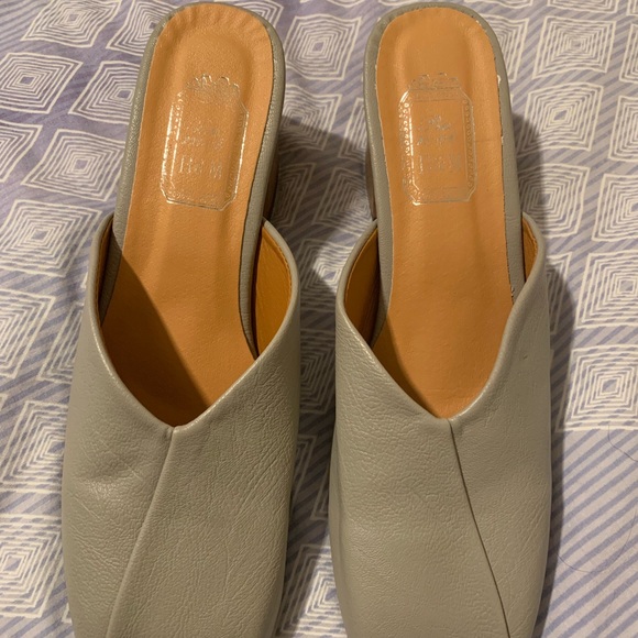 Mules - Picture 3 of 5